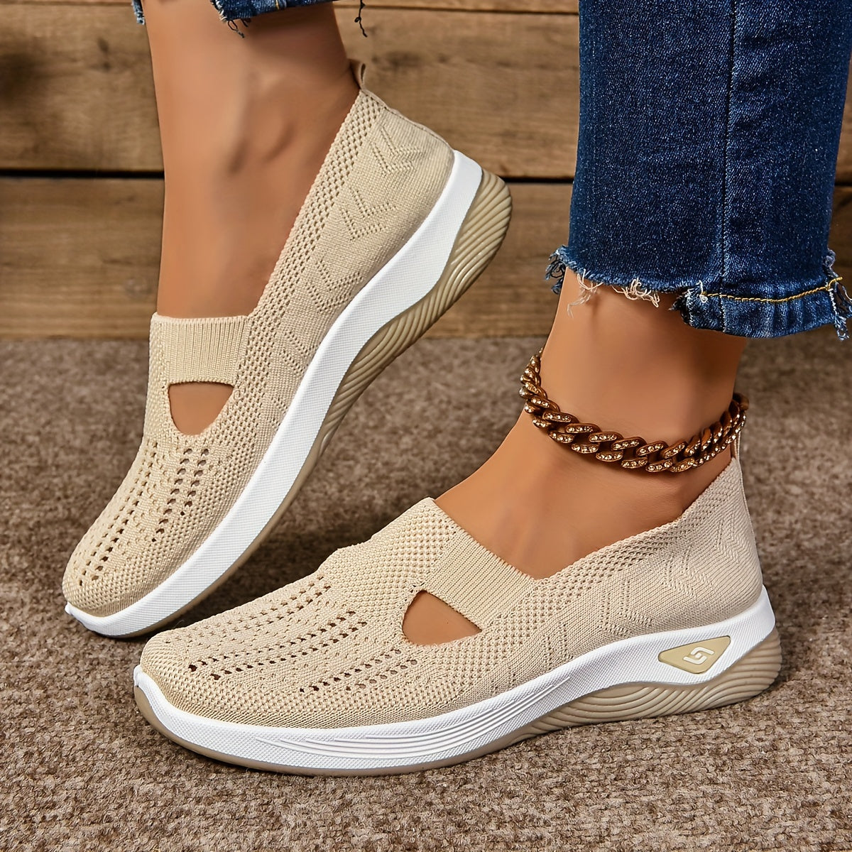 Cream / 12
