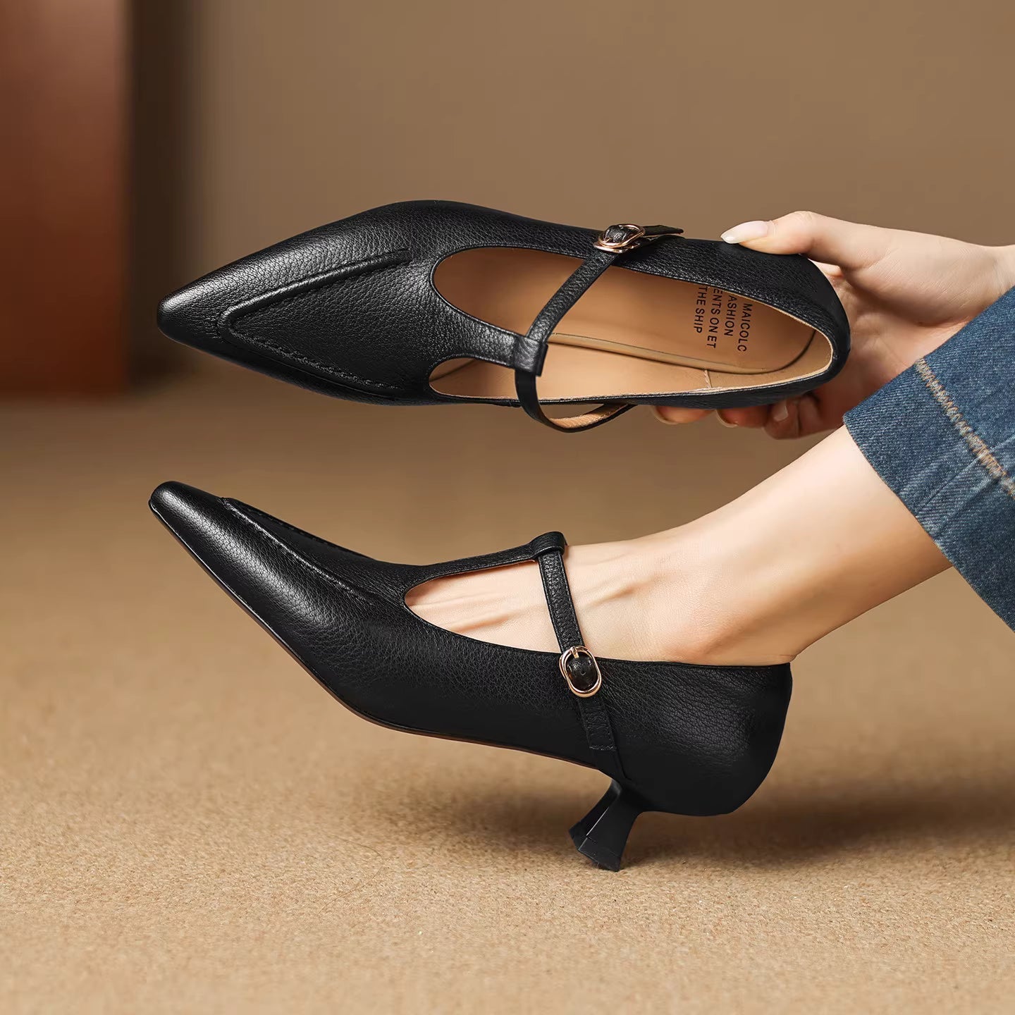 Black / 12