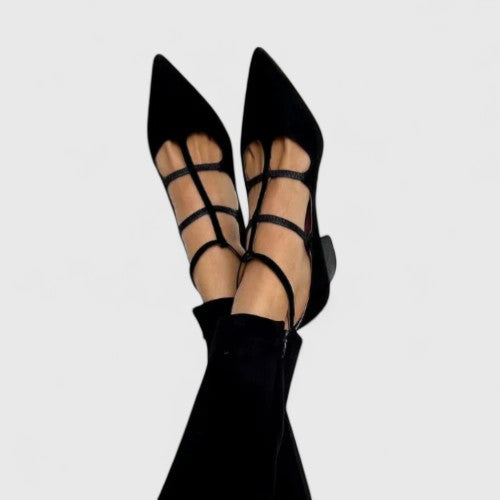 Black / 10