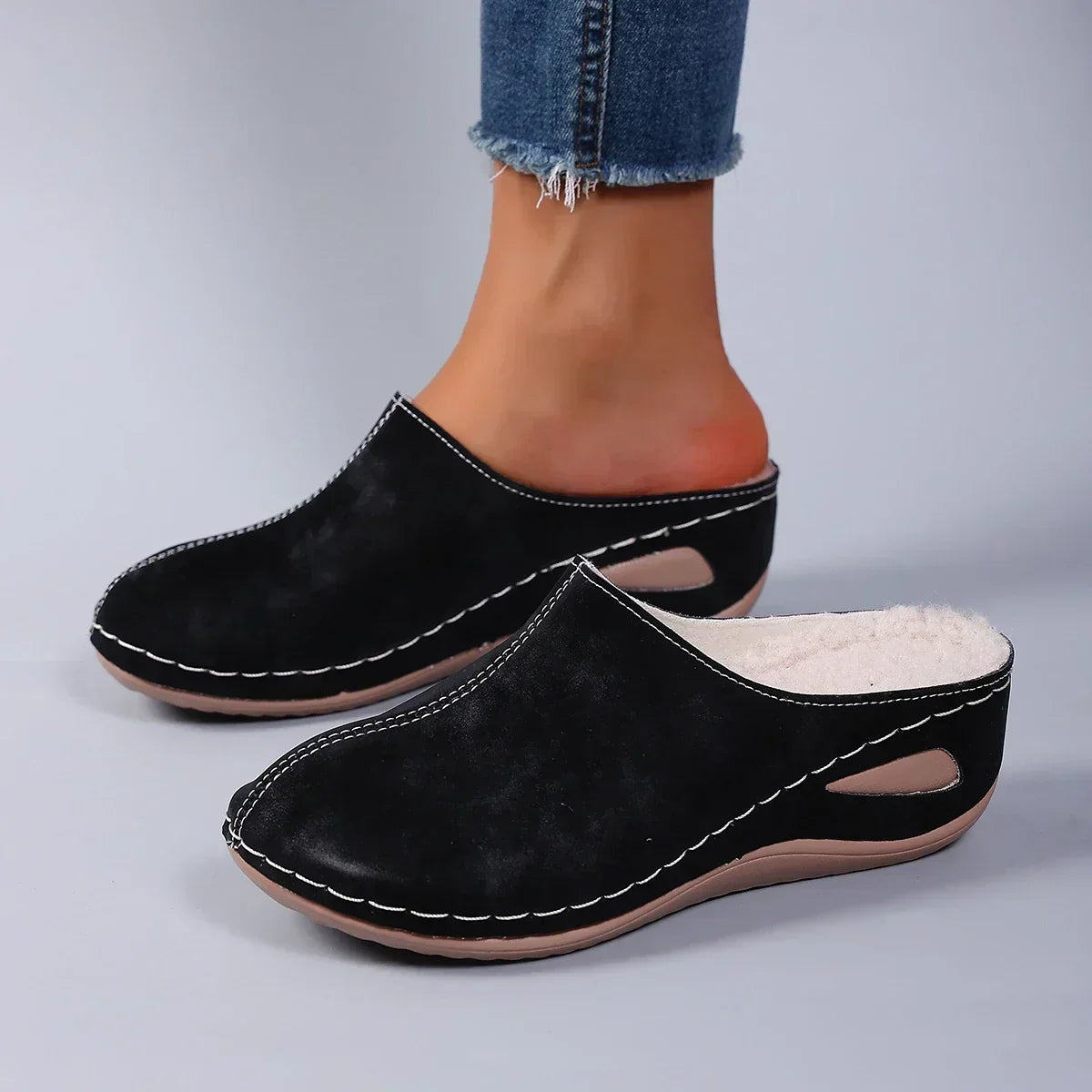Black / 11
