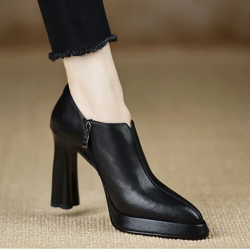 Black / 12