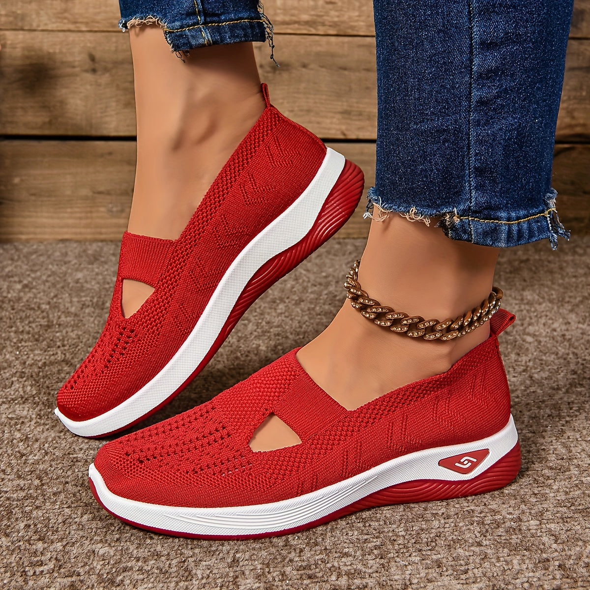 Red / 12