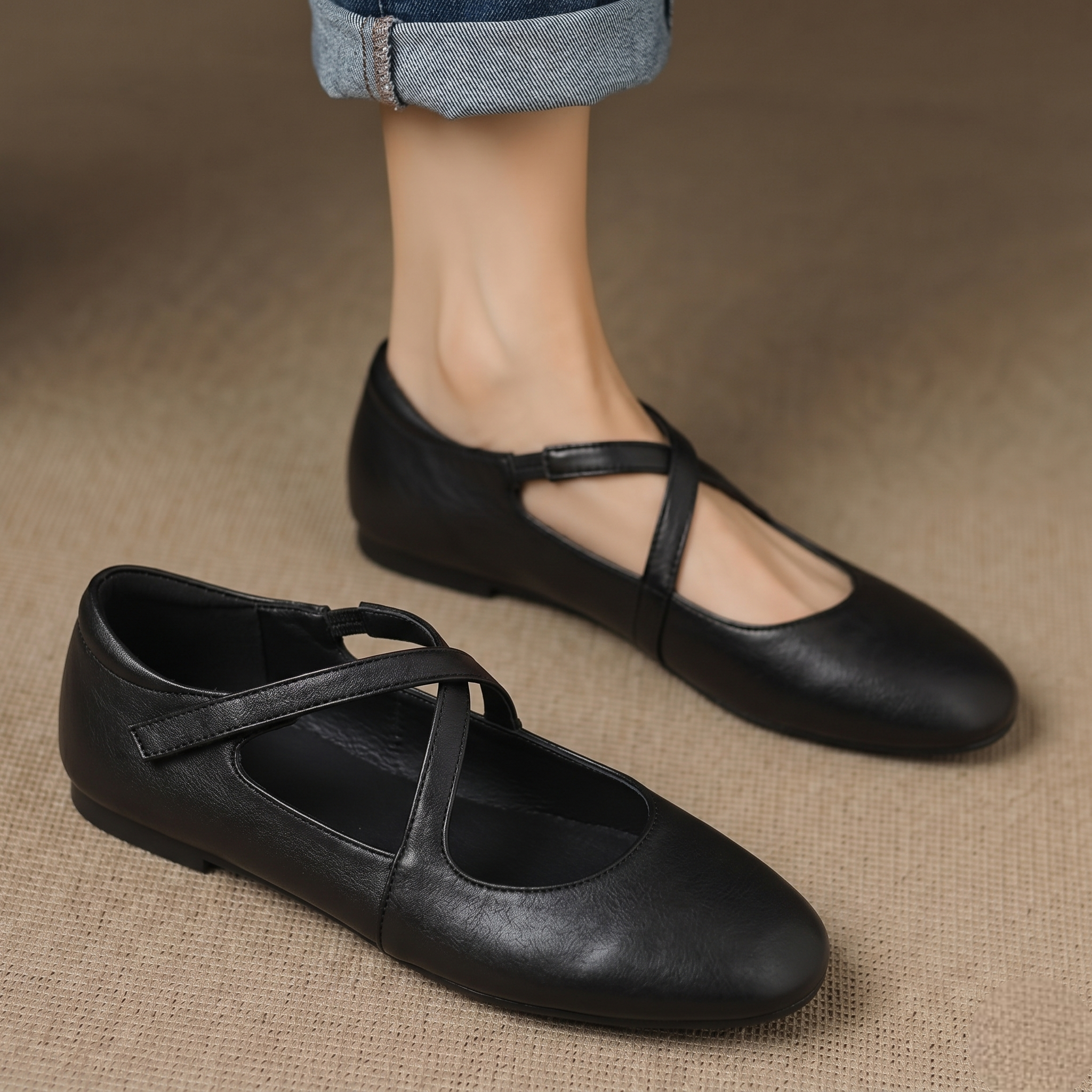 Black / 12