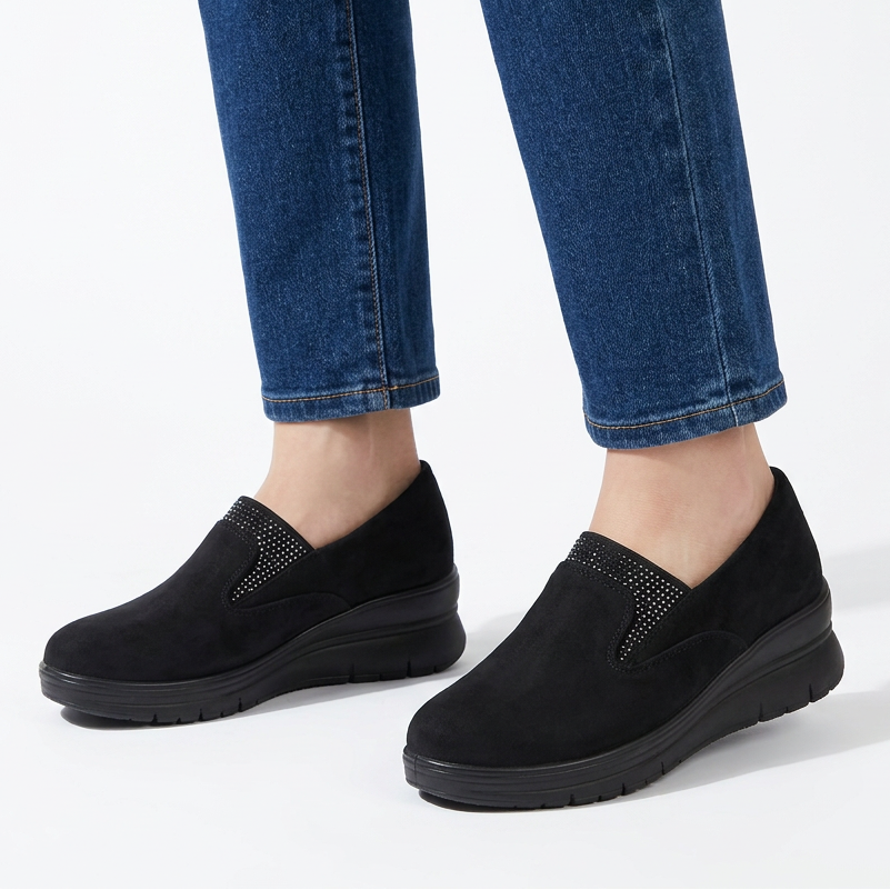 Black / 11