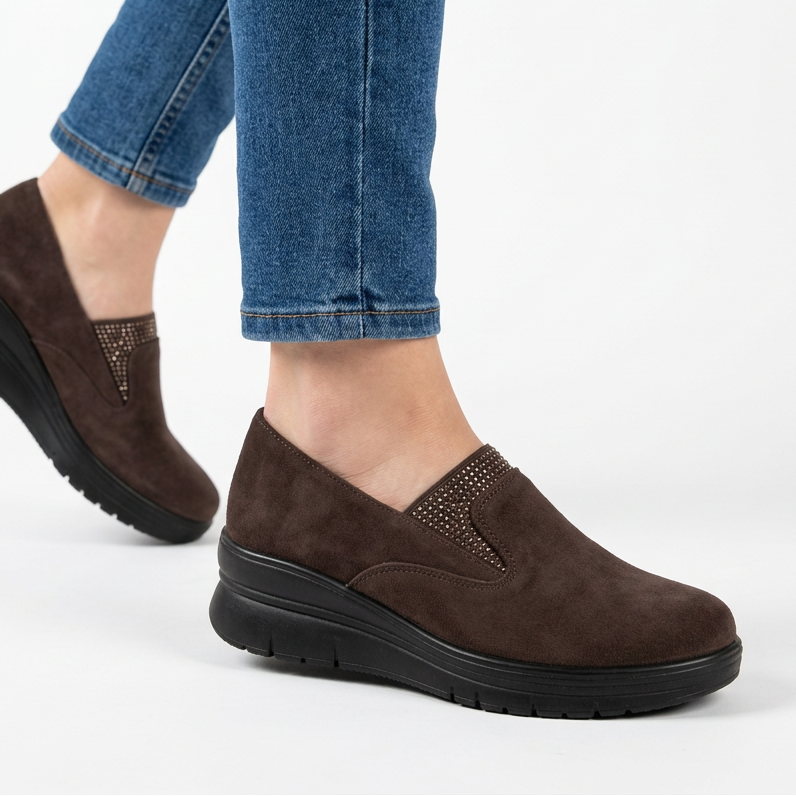 Brown / 11