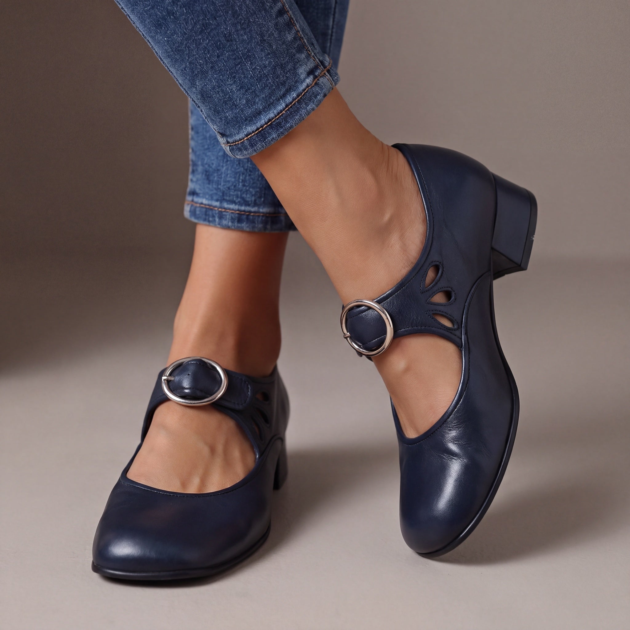 Blue + 🎁Free anklet included today! / 9.5