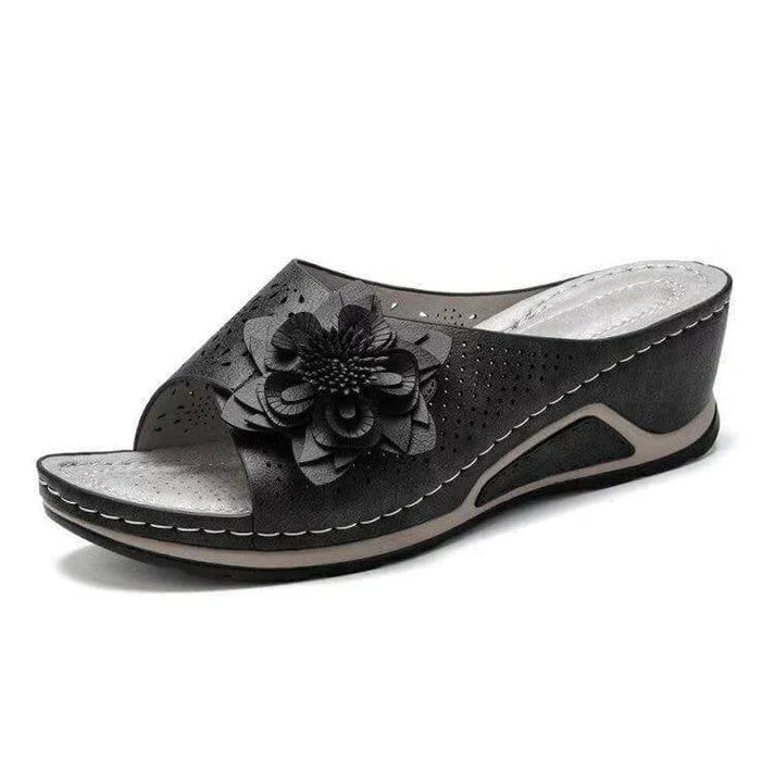 Black / 10