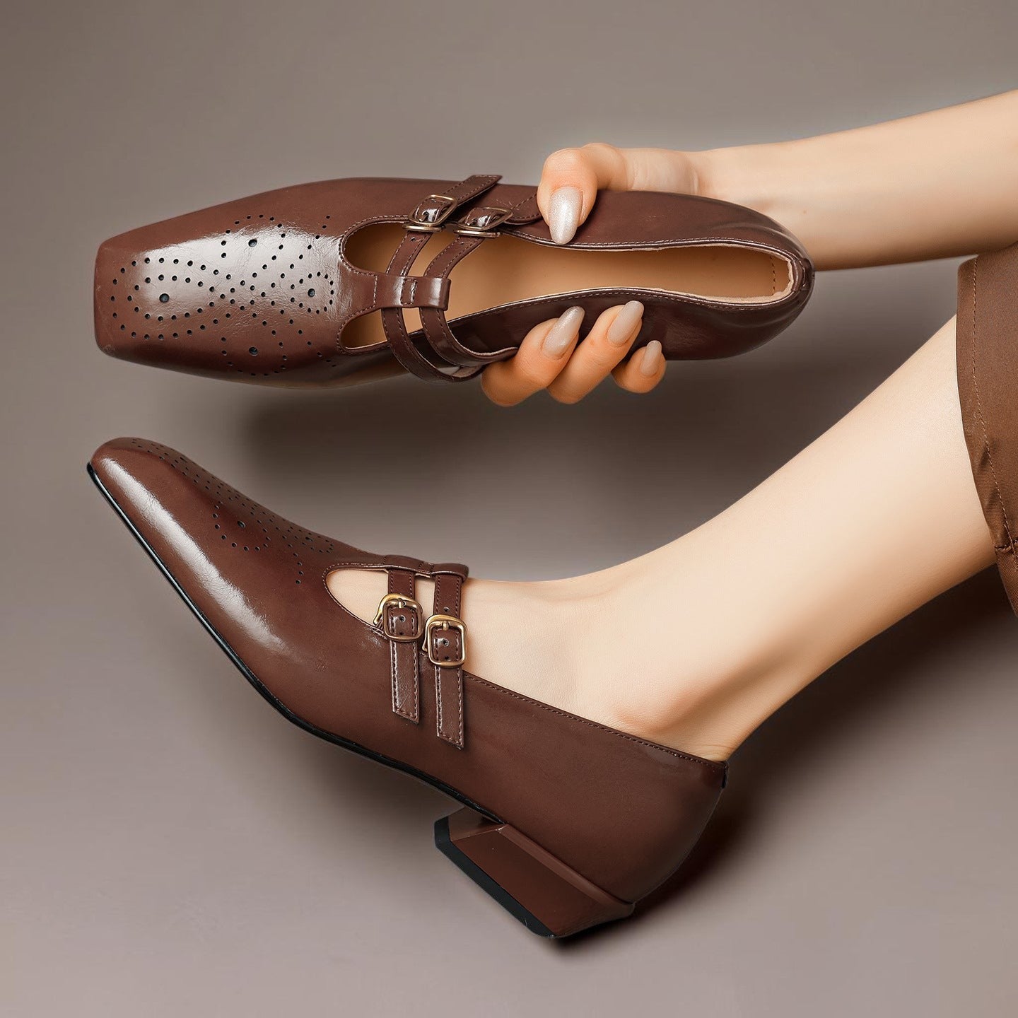 Brown / 12
